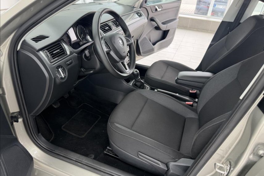 Škoda Rapid galerie
