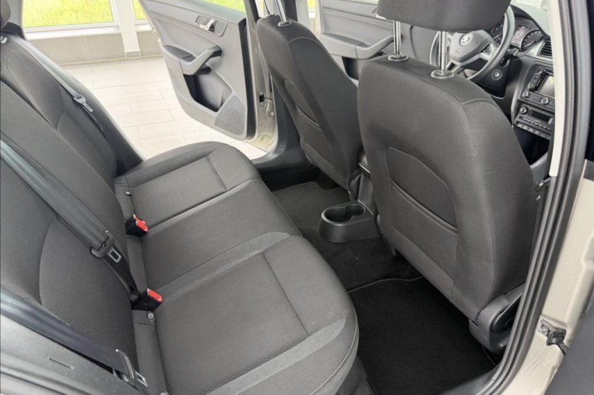 Škoda Rapid galerie