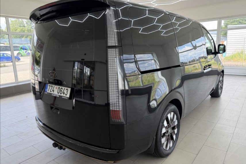 Hyundai Staria galerie