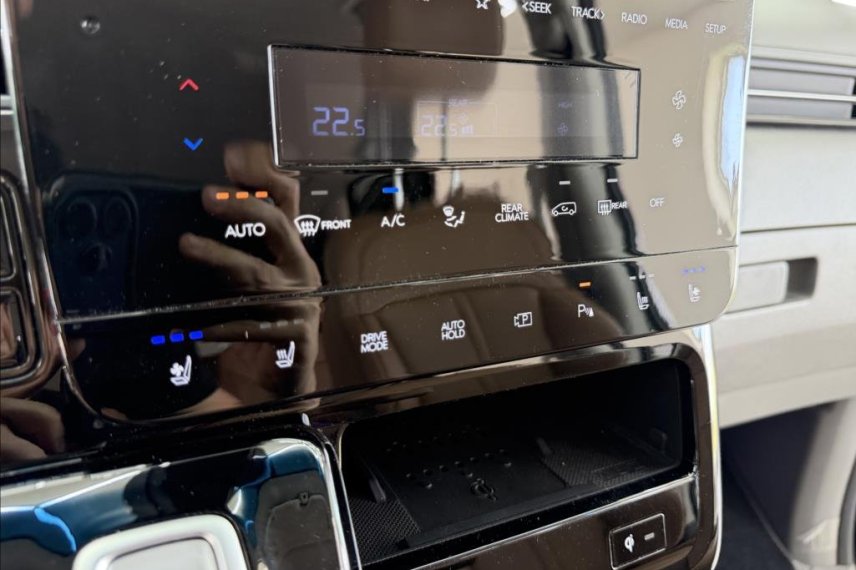 Hyundai Staria galerie
