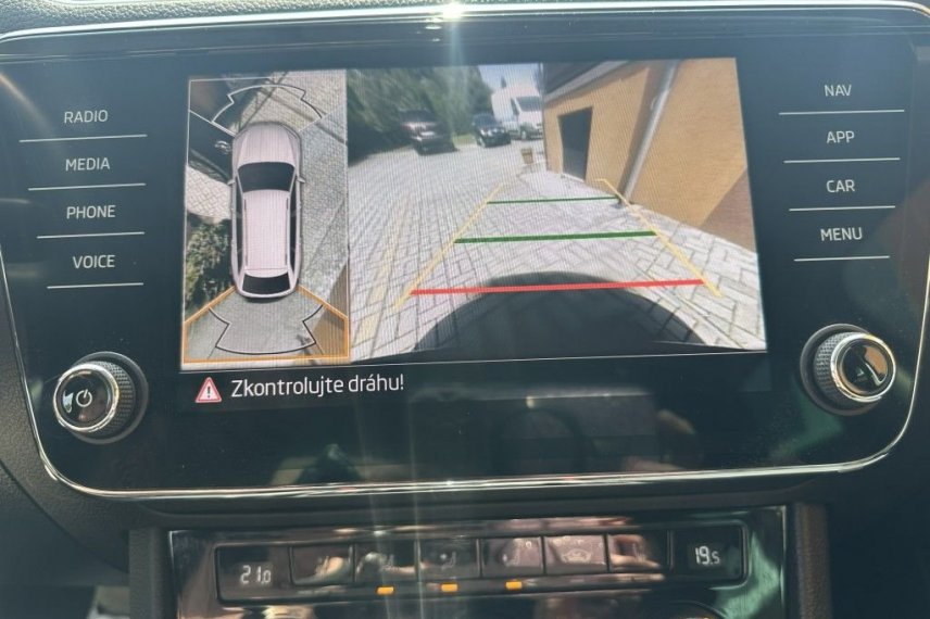 Škoda Superb galerie
