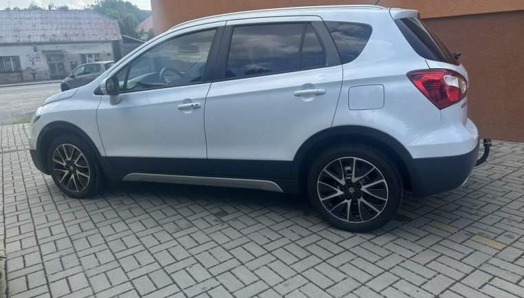 Suzuki S-Cross