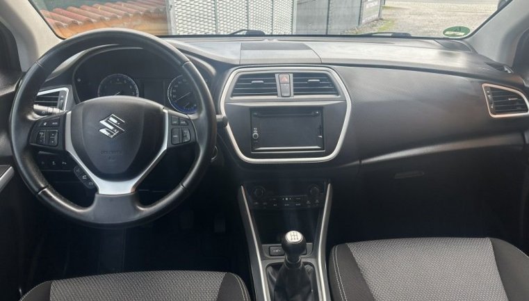 Suzuki S-Cross