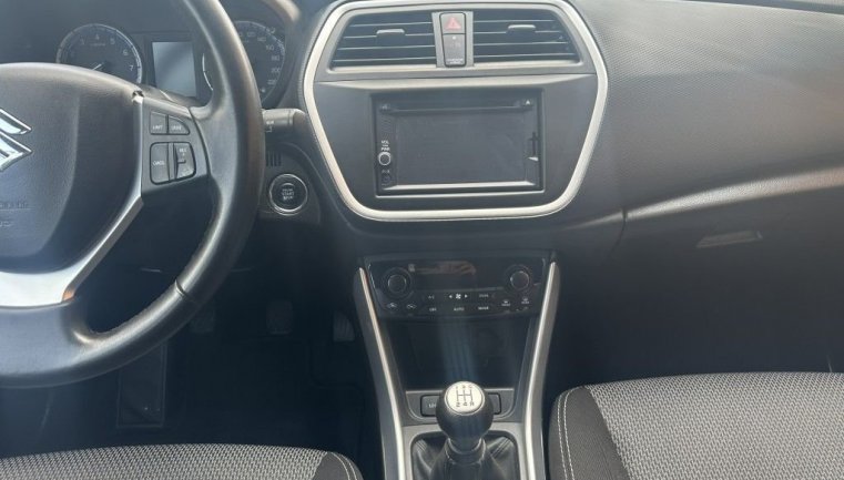 Suzuki S-Cross