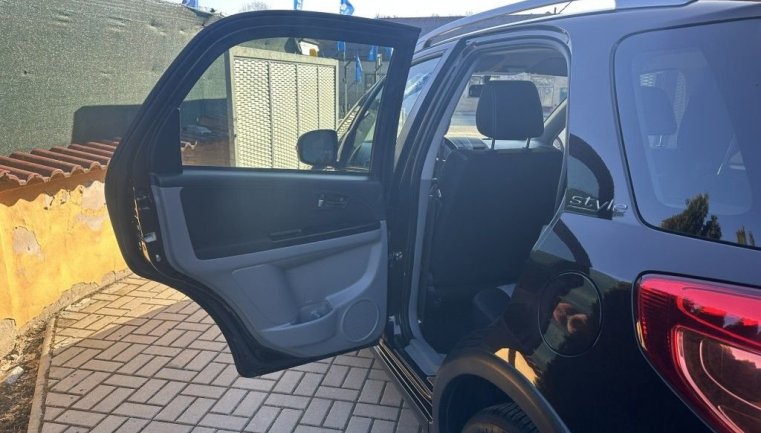 Suzuki SX4