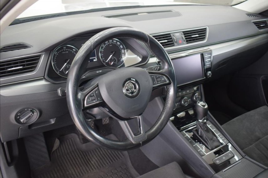 Škoda Superb galerie