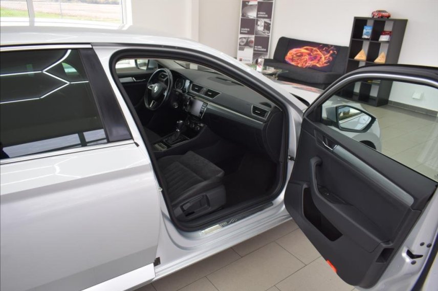 Škoda Superb galerie