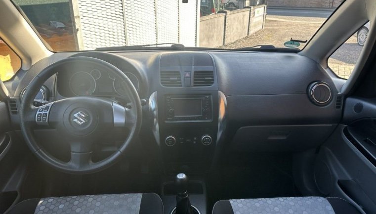 Suzuki SX4
